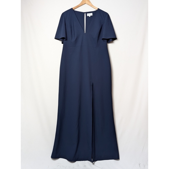 Elegant Black Evening Gown - Picture 9 of 13